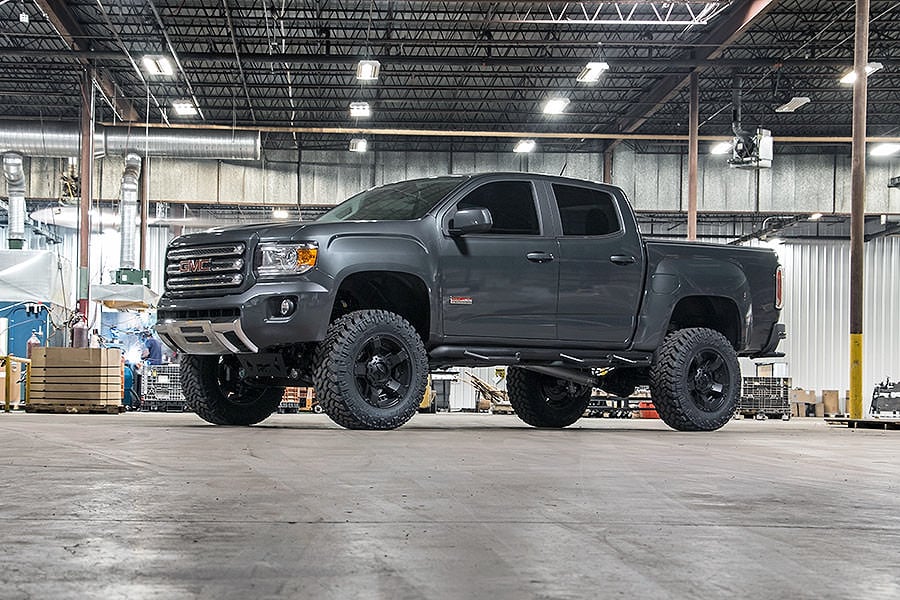 GMC Canyon Suspension Lift Kit - Rough Country - 4 Inch Lift Kit + N3 Struts - Metallic Silver - '15-'22